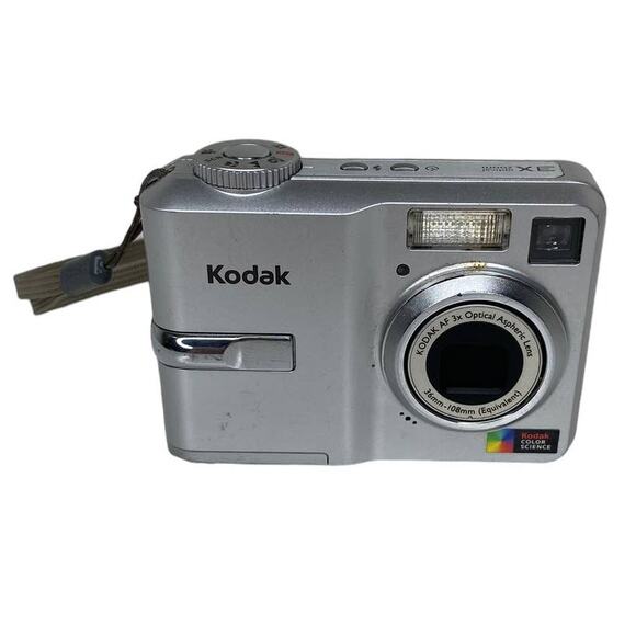 Kodak Easy Share C633 2.4in/ 6.1cm Digital Camera - Broken Screen - Parts Only - Picture 1 of 9